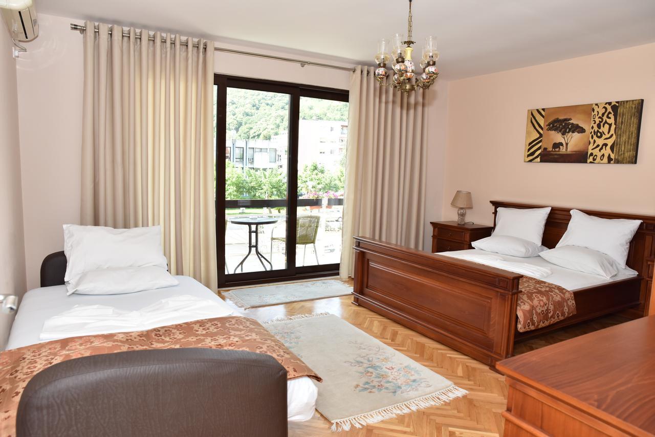 Guest House Evropa Улцинь Екстер'єр фото