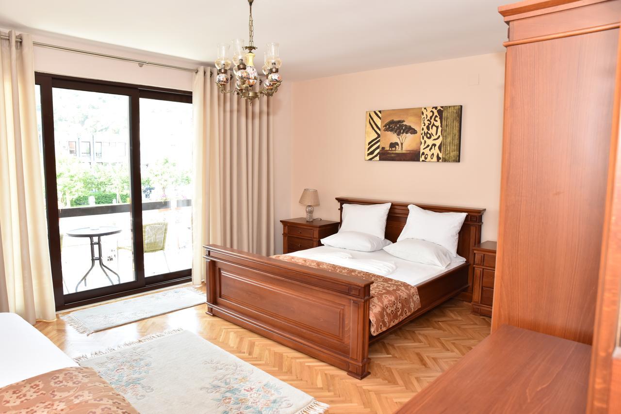 Guest House Evropa Улцинь Екстер'єр фото