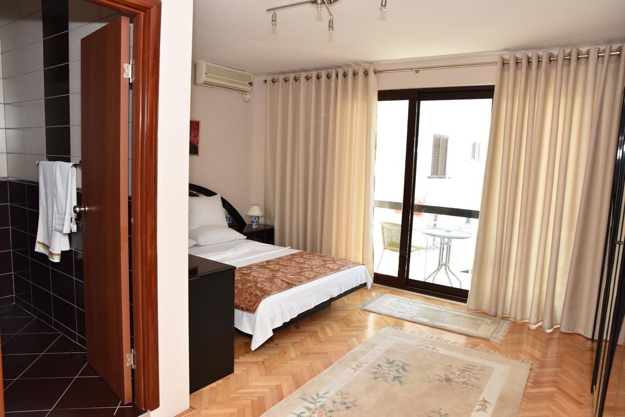 Guest House Evropa Улцинь Екстер'єр фото