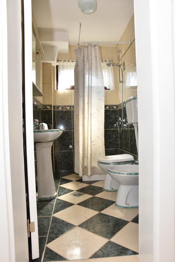Guest House Evropa Улцинь Екстер'єр фото
