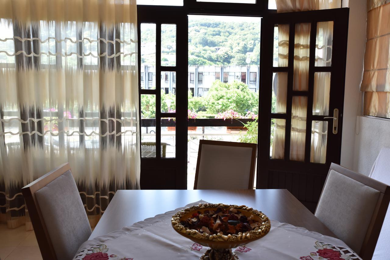 Guest House Evropa Улцинь Екстер'єр фото