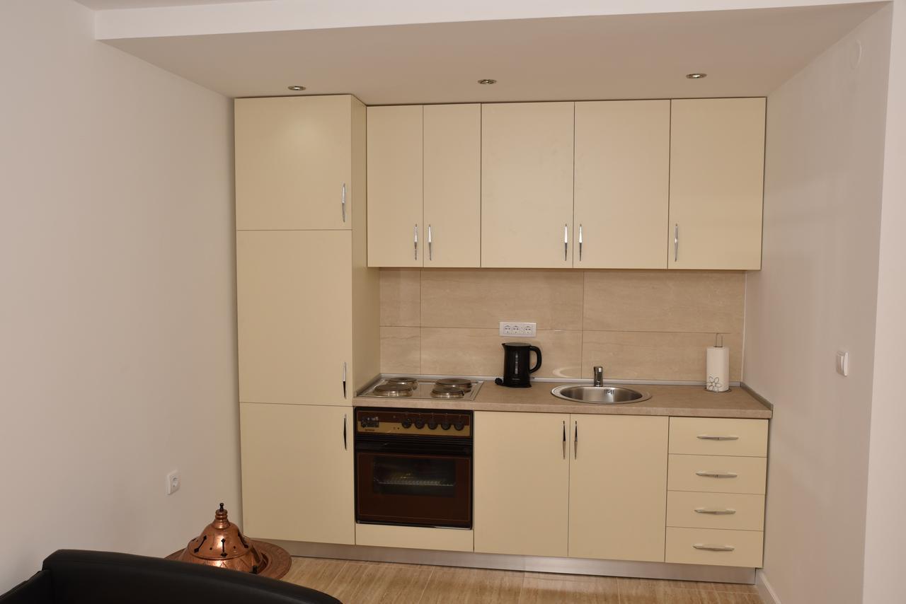 Guest House Evropa Улцинь Екстер'єр фото