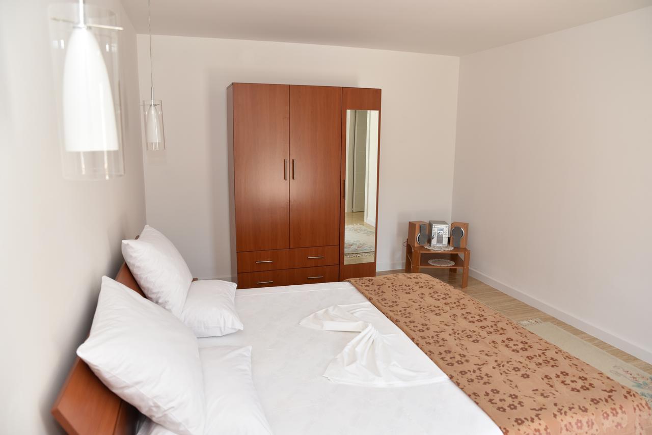 Guest House Evropa Улцинь Екстер'єр фото