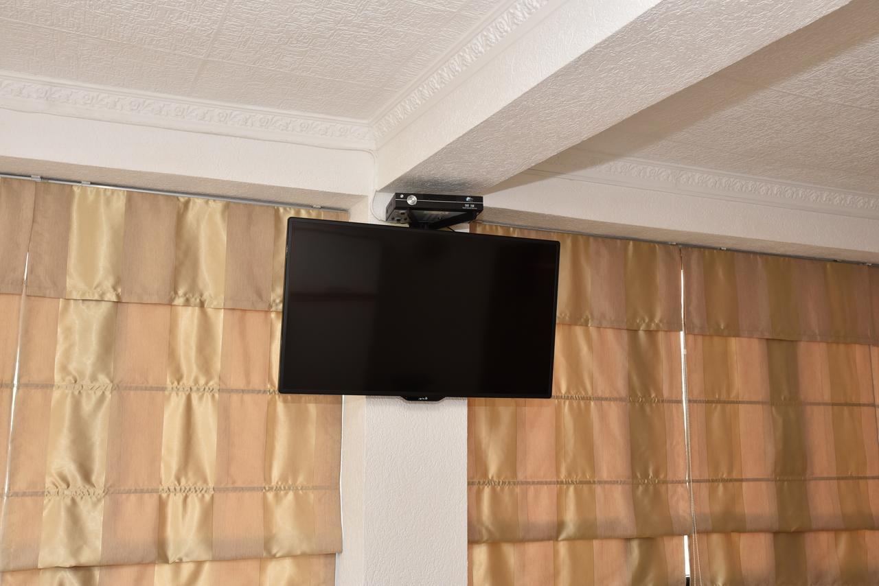 Guest House Evropa Улцинь Екстер'єр фото