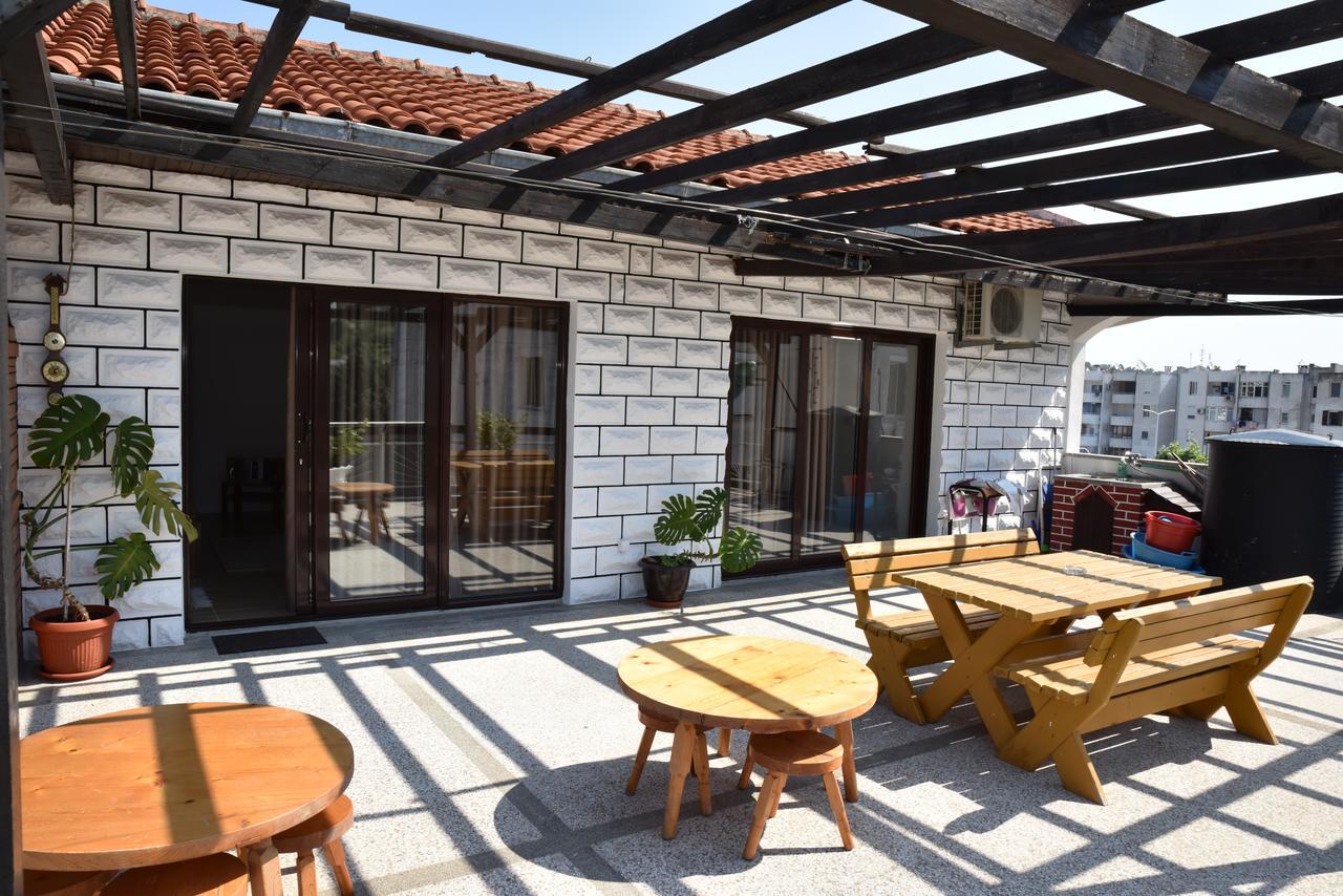 Guest House Evropa Улцинь Екстер'єр фото