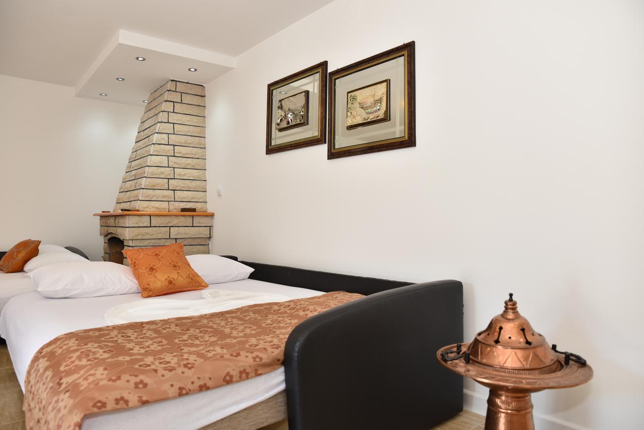 Guest House Evropa Улцинь Екстер'єр фото