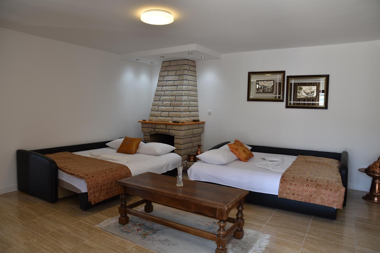 Guest House Evropa Улцинь Екстер'єр фото
