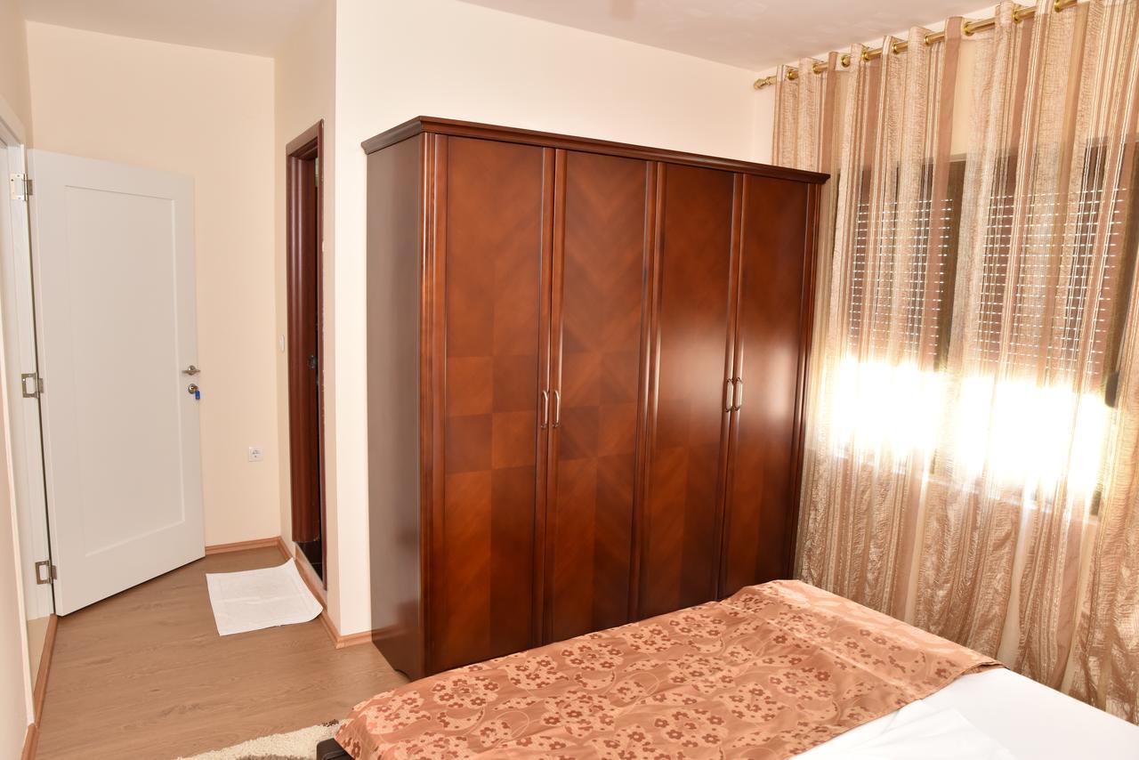 Guest House Evropa Улцинь Екстер'єр фото